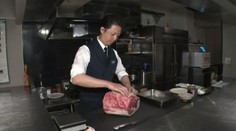 Japonští vědci vyvíjí umělé steaky, mají chutnat jako pravé maso