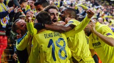 Žlutá ponorka potápí i Liverpool, Sevilla zachraňovala remízu
