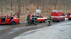 Muže v jeskyni zavalila skála. Záchrana trvala několik hodin