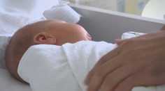 Češky patří mezi nejčastěji kojící matky na světě. Kojení na veřejnosti je stále tabu