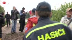 VIDEO: Odstřel břehu potoka zachránil obec na Kroměřížsku