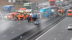 Dálnici D1 u Prahy ucpala hromadná nehoda, směr na Brno se zastavil!
