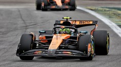 Z pitlane až k bronzu. Famózní závod Verstappena, Norris odskočil soupeřům