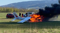 Letadlo na Liberecku začalo po pádu hořet. Byla v něm i malá holčička