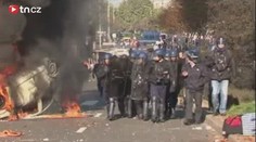Francouzští odboráři stále komplikují zásobování benzínem...