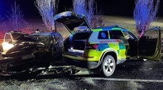 Záchranáři spěchali k nehodě a srazili se s autem. Zranili se tři lidé