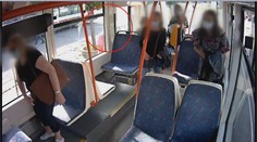Na útěku před revizorem ho srazilo auto, běžel dál. Už ho našli