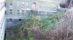 Pražské schody se staly hitem internetu. Směje se jim celý svět