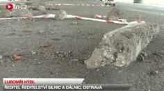 Z mostu v centru Frýdku-Místku odpadává beton. Ohrožuje lidi i auta