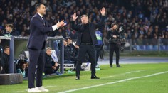 V Neapoli dal rozhodčí oběma trenérům ČK. Brankář zachránil domácím bod