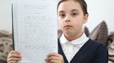 HIT internetu: Dívce (11) ukradli dárky. Tohle zlodějům napsala