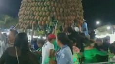 VIDEO: Veselá párty se změnila v pohromu. Na tanečníky spadla obří socha