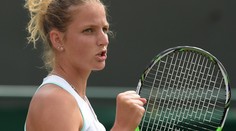 Čechům se ve středu nevedlo, postupují Šafářová a Strýcová