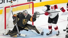 Velká komplikace pro Vegas. V boji o play-off přišli o brankářskou jedničku