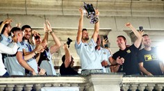 Šampion US Open slavil se stříbrnými basketbalisty. Splněný sen, zářil Djokovič