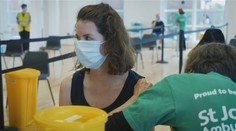 Rozdíly v očkování: Někde dávají třetí dávku, jinde lidé nemají ani první