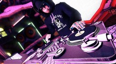 Skrečujte desky jako DJ Shadow v DJ Hero