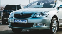 Nejprodávanější ojetinou za rok 2017 je stříbrný hatchback s manuální převodovkou