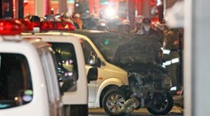 Auto najelo v Tokiu do davu slavících lidí, osm zraněných!
