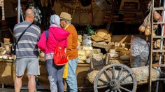 Turistky v Itálii za salám a sýr musely zaplatit 28 tisíc. Volný trh, říká obchodník
