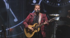 Letní festivaly opět ožívají. Chystají se také hvězdné koncerty