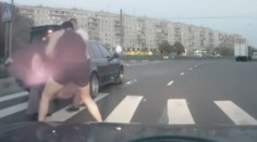 VIDEO: Mladíka unesli na ulici za bílého dne! Skončil v kufru auta