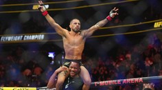 UFC 310: Pantoja rychle porazil debutanta a potřetí obhájil titul