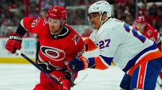 Carolina první mečbol nevyužila. Sérii mohou ukončit Dallas a Edmonton