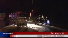 EXKLUZIVNÍ VIDEO: Auto sjelo mimo vozovku a začalo hořet