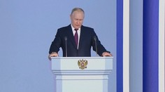 Ničí Putina rakovina? Při projevu se zakuckával, nedokázal udržet rovnováhu