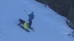 VIDEO: Snowboardista srazil několik lyžařů. Nepomohl jim a zmizel