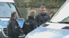 V Berlíně školní bitku rozehnala až policie. Zraněných je 48 dětí