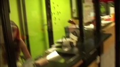 Pobodal hosta v penzionu a pak utekl