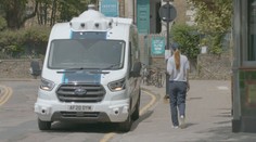 Svěřili byste svoje zásilky dodávce bez řidiče? Ford už to testuje v ulicích