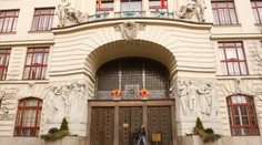 Policejní inspekce zadržela další dva policisty kvůli korupci
