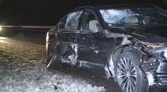Mladík v BMW dostal na D5 smyk, smetl pracovníka odtahovky!
