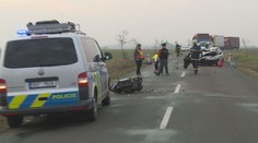 Smrt na silnici: Motorkář zemřel poté, co mu do cesty vjel osobák!