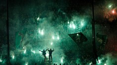Fotbalisté řádili v Řecku! Trenér jel do špitálu, zápas byl ukončen