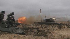 Ostrá střelba, statisíce vojáků. Obří armádní cvičení v Rusku vzbuzuje obavy