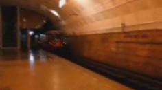 TO MUSÍTE VIDĚT! Pražská tramvaj jede v metru...