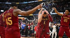Jedna rána vládne všem. V NBA rozhodla střela z půlky hřiště