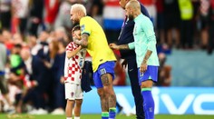 Zdrcený Neymar se po porážce rozplakal. Utěšoval ho i syn Perišiče