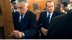 Štědrý strýček Berlusconi! Měsíčně od něj dívky dostávají 2500 eur