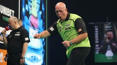 Šipkařská Premier League se dramatizuje. Van Gerwen už zase řádí