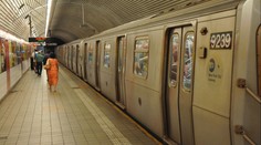 VIDEO: Dramatická záchrana muže v metru. Tragédii zabránili stateční strážníci
