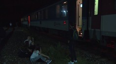 Noční kolaps vlaků na Slovensku. Lidé byli hodiny uvězněni na trati