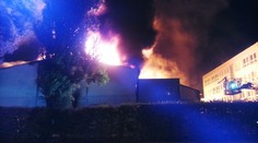 V Brně shořel sklad s molitanem. Škody půjdou do desítek milionů