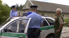 Bývalý myslivec zastřelil psa. Druhého zbil železnou tyčí