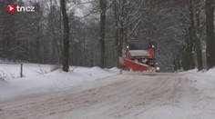 ÚČET SYPAČŮ: 6 milionů korun, 25.000 kilometrů a 1.000 tun posypu