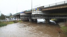 Bouře už si v Evropě vyžádala několik obětí, tisíce domácností jsou bez proudu